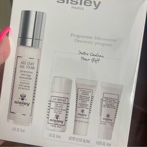 Sisley-Paris Skincare Essentials Set All day all year
